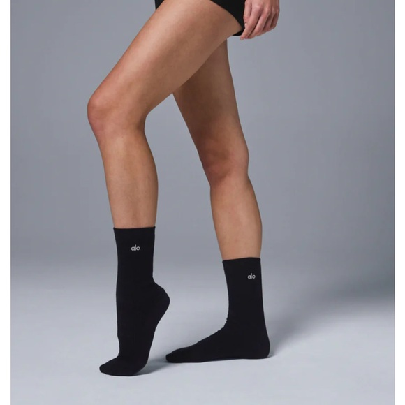 NWT ALO Unisex Half-Crew Understated Sock, Black, size S - Picture 2 of 3